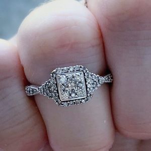 1/3tcw Diamond White Gold Ring